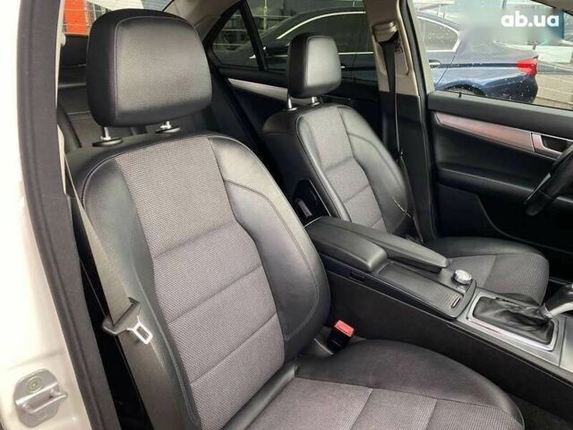 Мерседес С Класс, объемом двигателя 1.8 л и пробегом 250 тыс. км за 11950 $, фото 26 на Automoto.ua