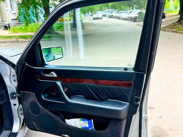 Мерседес С Класс, объемом двигателя 3.5 л и пробегом 0 тыс. км за 5200 $, фото 4 на Automoto.ua