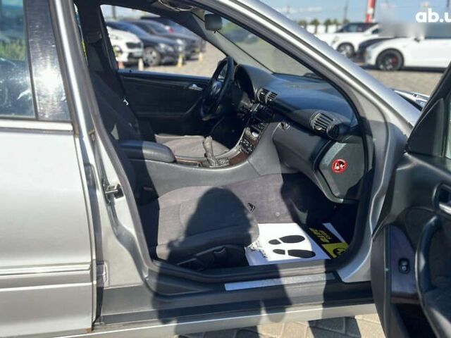 Мерседес С Класс, объемом двигателя 2.2 л и пробегом 381 тыс. км за 4200 $, фото 8 на Automoto.ua