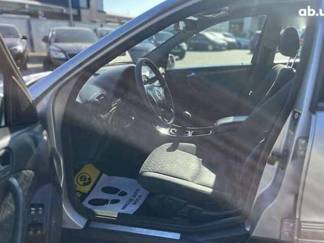 Мерседес С Класс, объемом двигателя 2.2 л и пробегом 381 тыс. км за 4200 $, фото 10 на Automoto.ua