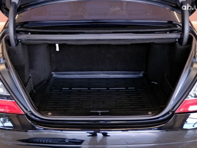 Мерседес С Класс, объемом двигателя 4.7 л и пробегом 218 тыс. км за 8900 $, фото 8 на Automoto.ua