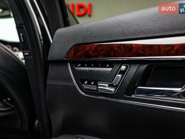 Мерседес С Класс, объемом двигателя 5.5 л и пробегом 259 тыс. км за 13930 $, фото 24 на Automoto.ua