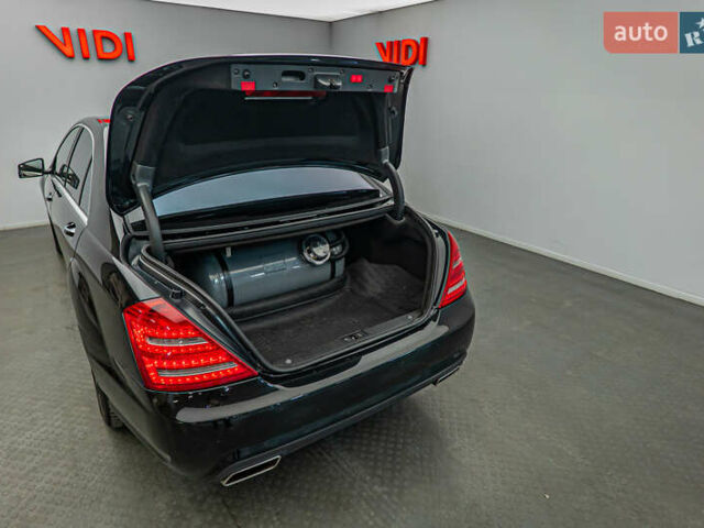 Мерседес С Класс, объемом двигателя 5.5 л и пробегом 259 тыс. км за 13930 $, фото 6 на Automoto.ua