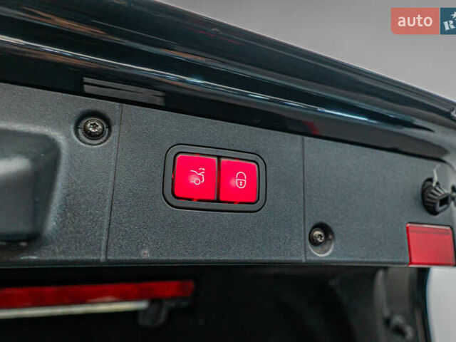 Мерседес С Класс, объемом двигателя 5.5 л и пробегом 259 тыс. км за 13930 $, фото 7 на Automoto.ua