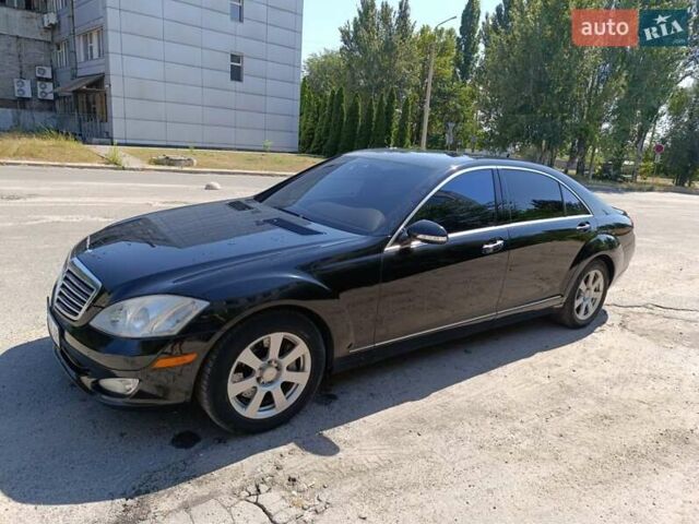 Мерседес С Класс, объемом двигателя 5.5 л и пробегом 245 тыс. км за 10000 $, фото 1 на Automoto.ua