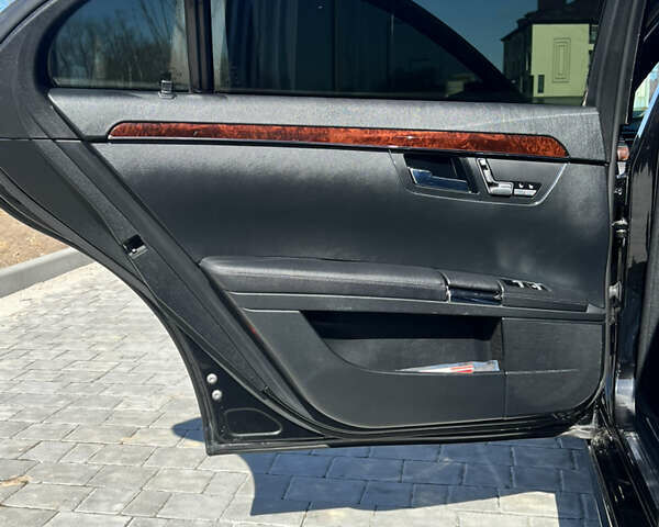 Мерседес С Клас, об'ємом двигуна 5.5 л та пробігом 300 тис. км за 11000 $, фото 41 на Automoto.ua