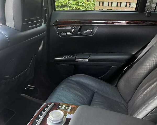 Мерседес С Класс, объемом двигателя 5.5 л и пробегом 232 тыс. км за 15827 $, фото 20 на Automoto.ua