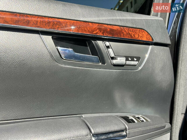 Мерседес С Клас, об'ємом двигуна 5.5 л та пробігом 300 тис. км за 11000 $, фото 18 на Automoto.ua