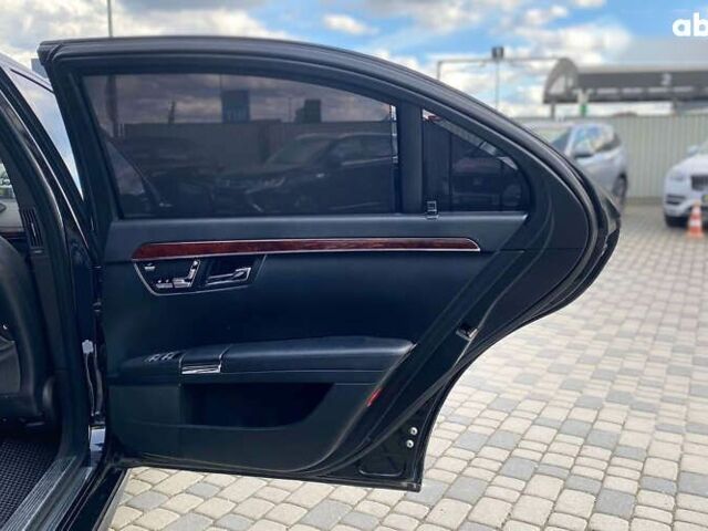 Мерседес С Класс, объемом двигателя 5.5 л и пробегом 290 тыс. км за 19100 $, фото 28 на Automoto.ua