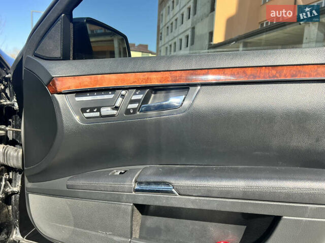 Мерседес С Клас, об'ємом двигуна 5.5 л та пробігом 300 тис. км за 11000 $, фото 13 на Automoto.ua