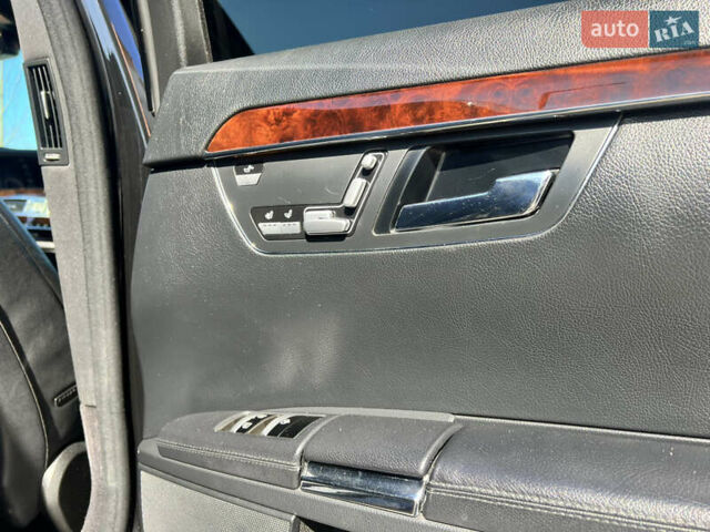 Мерседес С Клас, об'ємом двигуна 5.5 л та пробігом 300 тис. км за 11000 $, фото 17 на Automoto.ua