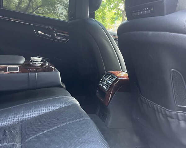 Мерседес С Класс, объемом двигателя 5.5 л и пробегом 232 тыс. км за 15827 $, фото 2 на Automoto.ua