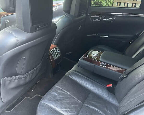 Мерседес С Класс, объемом двигателя 5.5 л и пробегом 232 тыс. км за 15827 $, фото 21 на Automoto.ua