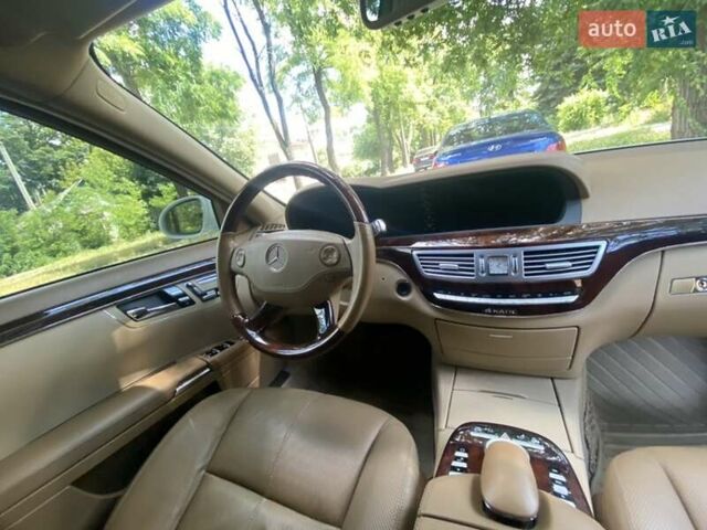Мерседес С Класс, объемом двигателя 5.5 л и пробегом 142 тыс. км за 16500 $, фото 13 на Automoto.ua