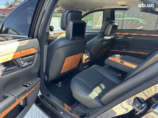 Мерседес С Класс, объемом двигателя 5.5 л и пробегом 112 тыс. км за 53000 $, фото 13 на Automoto.ua