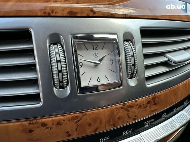 Мерседес С Класс, объемом двигателя 5.5 л и пробегом 112 тыс. км за 53000 $, фото 12 на Automoto.ua