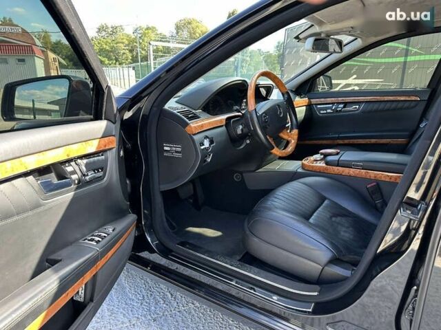 Мерседес С Класс, объемом двигателя 5.5 л и пробегом 112 тыс. км за 53000 $, фото 4 на Automoto.ua