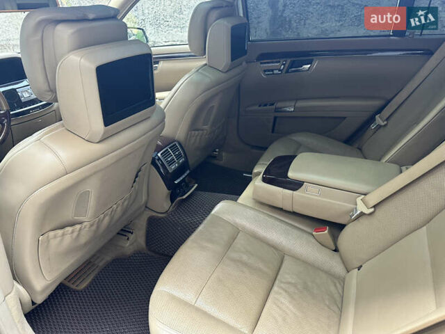 Мерседес С Класс, объемом двигателя 5.5 л и пробегом 190 тыс. км за 18300 $, фото 16 на Automoto.ua