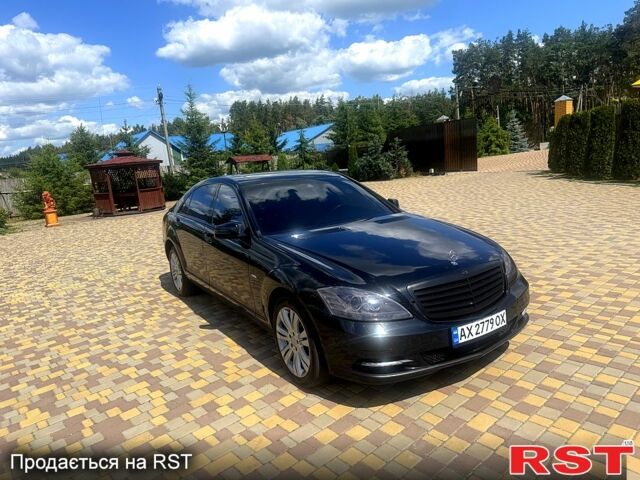 Мерседес С Класс, объемом двигателя 4.7 л и пробегом 243 тыс. км за 18999 $, фото 2 на Automoto.ua