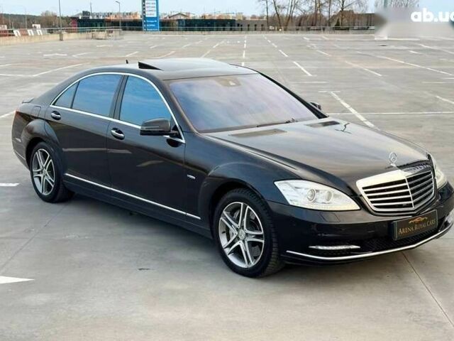 Мерседес С Класс, объемом двигателя 4.7 л и пробегом 201 тыс. км за 12900 $, фото 2 на Automoto.ua