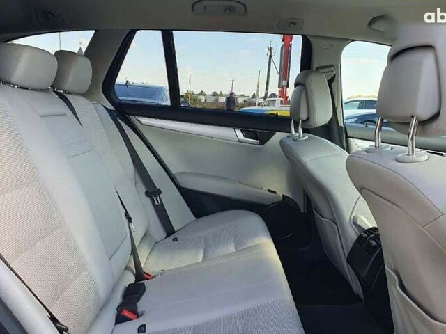 Мерседес С Класс, объемом двигателя 2.2 л и пробегом 363 тыс. км за 12790 $, фото 23 на Automoto.ua