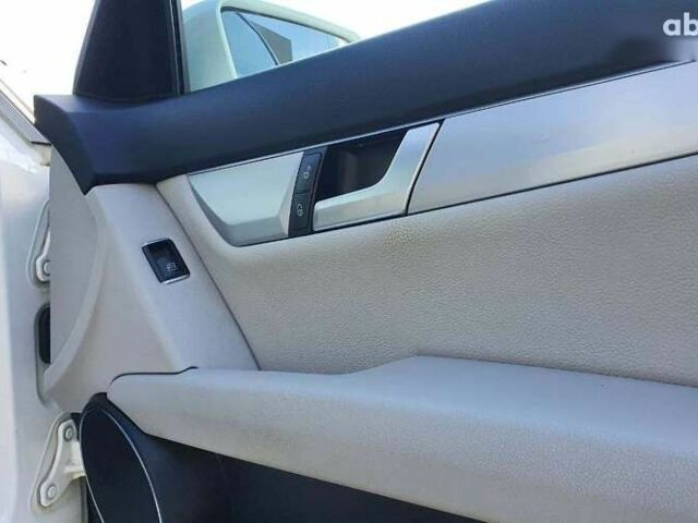 Мерседес С Класс, объемом двигателя 2.2 л и пробегом 363 тыс. км за 12790 $, фото 25 на Automoto.ua