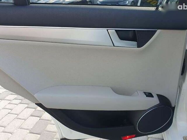 Мерседес С Класс, объемом двигателя 2.2 л и пробегом 363 тыс. км за 12790 $, фото 18 на Automoto.ua