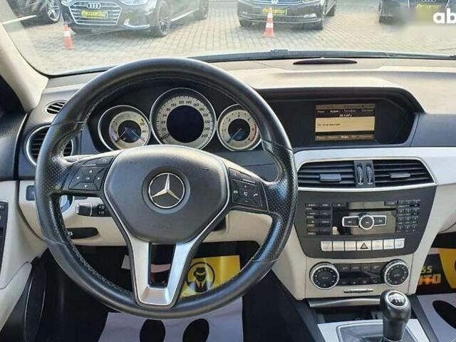 Мерседес С Класс, объемом двигателя 2.2 л и пробегом 363 тыс. км за 12790 $, фото 22 на Automoto.ua