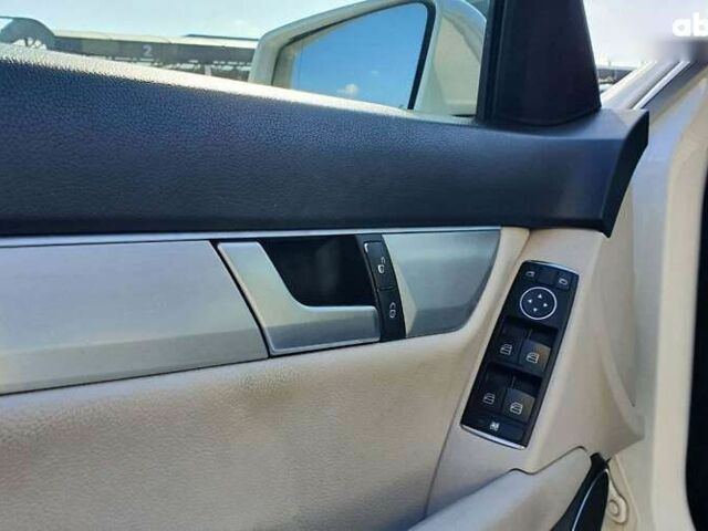 Мерседес С Класс, объемом двигателя 2.2 л и пробегом 363 тыс. км за 12790 $, фото 8 на Automoto.ua