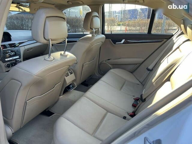 Мерседес С Класс, объемом двигателя 1.8 л и пробегом 175 тыс. км за 12830 $, фото 21 на Automoto.ua