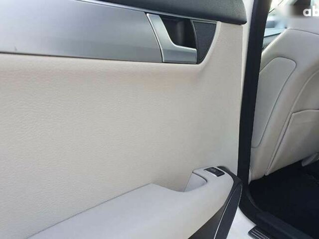 Мерседес С Класс, объемом двигателя 2.2 л и пробегом 363 тыс. км за 12790 $, фото 15 на Automoto.ua