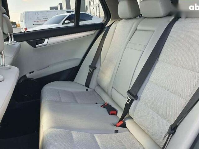 Мерседес С Класс, объемом двигателя 2.2 л и пробегом 363 тыс. км за 12790 $, фото 17 на Automoto.ua