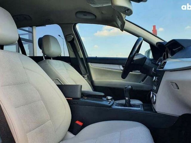 Мерседес С Класс, объемом двигателя 2.2 л и пробегом 363 тыс. км за 12790 $, фото 24 на Automoto.ua