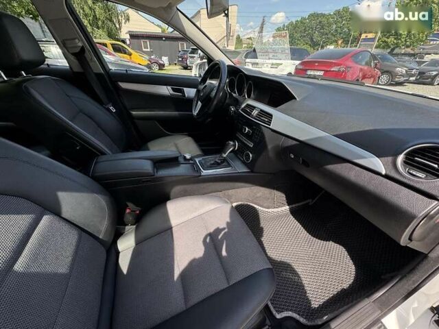 Мерседес С Класс, объемом двигателя 2.2 л и пробегом 259 тыс. км за 12700 $, фото 22 на Automoto.ua