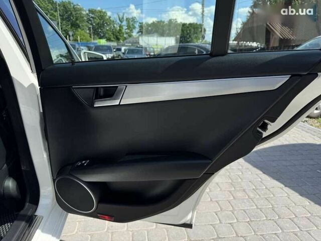 Мерседес С Класс, объемом двигателя 2.2 л и пробегом 259 тыс. км за 12700 $, фото 19 на Automoto.ua