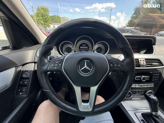 Мерседес С Класс, объемом двигателя 2.2 л и пробегом 259 тыс. км за 12700 $, фото 25 на Automoto.ua