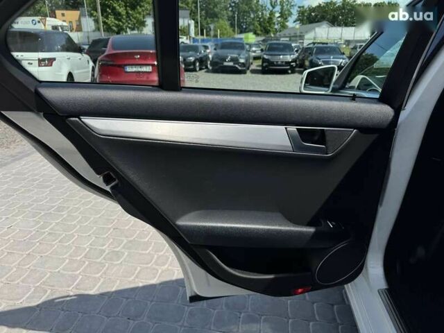 Мерседес С Класс, объемом двигателя 2.2 л и пробегом 259 тыс. км за 12700 $, фото 18 на Automoto.ua