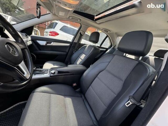 Мерседес С Класс, объемом двигателя 2.2 л и пробегом 259 тыс. км за 12700 $, фото 17 на Automoto.ua