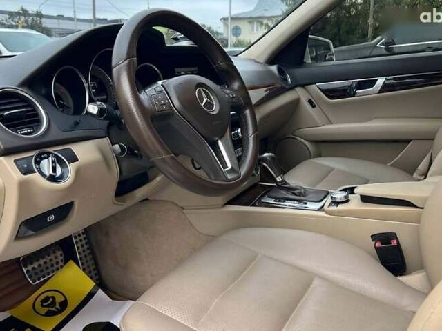 Мерседес С Клас, об'ємом двигуна 1.8 л та пробігом 272 тис. км за 11800 $, фото 9 на Automoto.ua