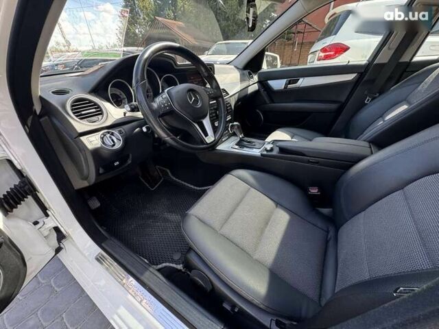 Мерседес С Класс, объемом двигателя 2.2 л и пробегом 259 тыс. км за 12700 $, фото 1 на Automoto.ua