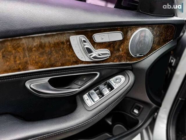 Мерседес С Класс, объемом двигателя 2 л и пробегом 220 тыс. км за 14900 $, фото 24 на Automoto.ua