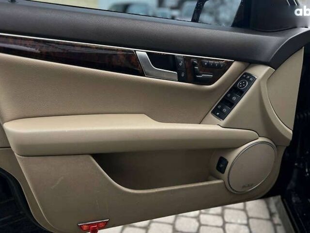 Мерседес С Класс, объемом двигателя 3.5 л и пробегом 153 тыс. км за 13990 $, фото 6 на Automoto.ua