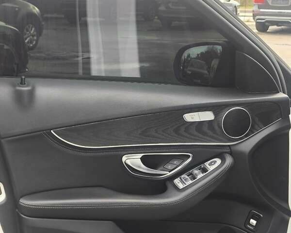 Мерседес С Класс, объемом двигателя 2.1 л и пробегом 220 тыс. км за 15999 $, фото 13 на Automoto.ua