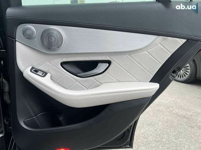 Мерседес С Класс, объемом двигателя 4 л и пробегом 133 тыс. км за 38500 $, фото 25 на Automoto.ua