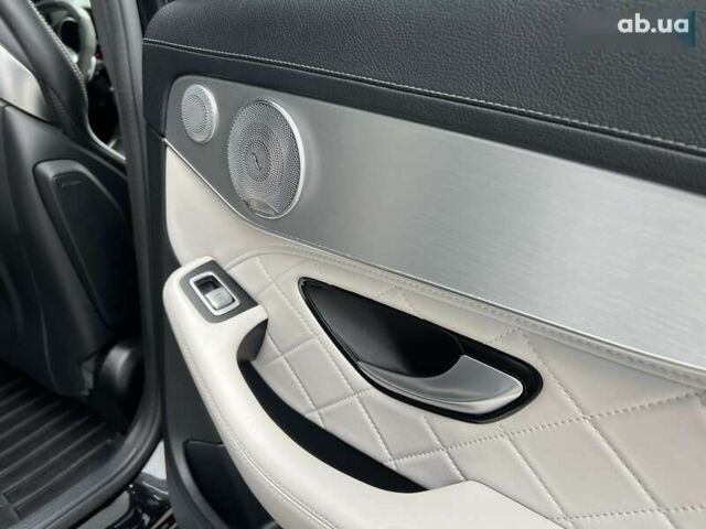 Мерседес С Класс, объемом двигателя 4 л и пробегом 133 тыс. км за 38500 $, фото 26 на Automoto.ua