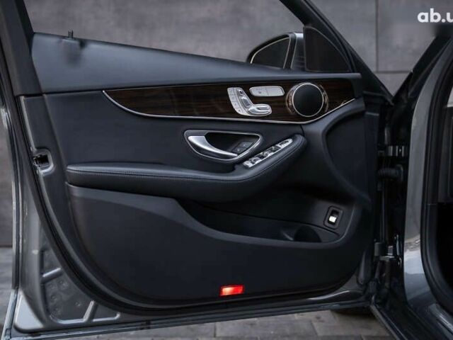 Мерседес С Класс, объемом двигателя 2 л и пробегом 137 тыс. км за 23900 $, фото 14 на Automoto.ua