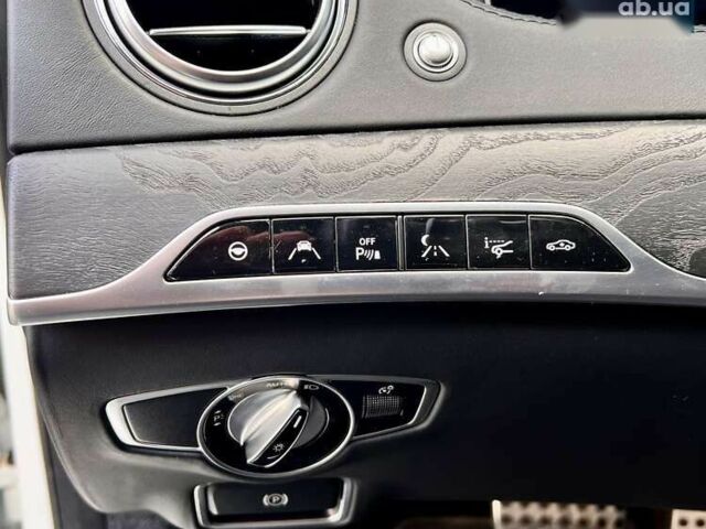 Мерседес С Класс, объемом двигателя 5.5 л и пробегом 64 тыс. км за 67999 $, фото 22 на Automoto.ua