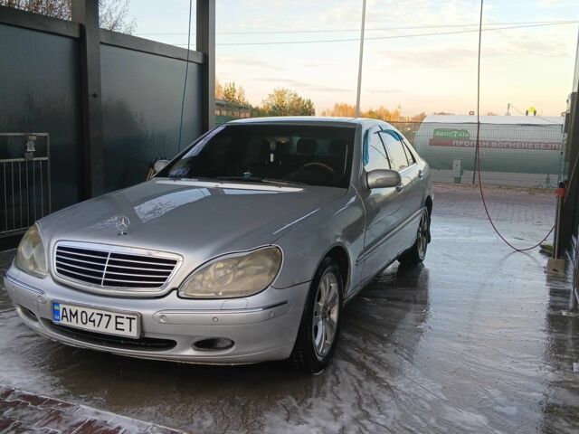 Серый Мерседес С Класс, объемом двигателя 3.2 л и пробегом 200 тыс. км за 5500 $, фото 1 на Automoto.ua