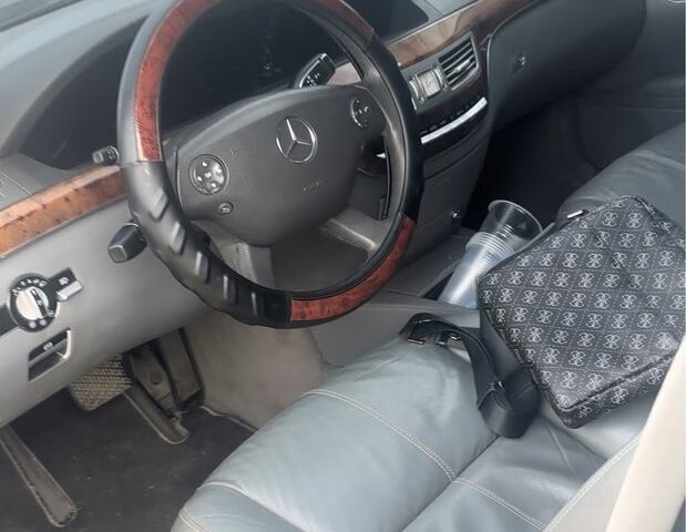 Сірий Мерседес С Клас, об'ємом двигуна 3 л та пробігом 145 тис. км за 7400 $, фото 2 на Automoto.ua
