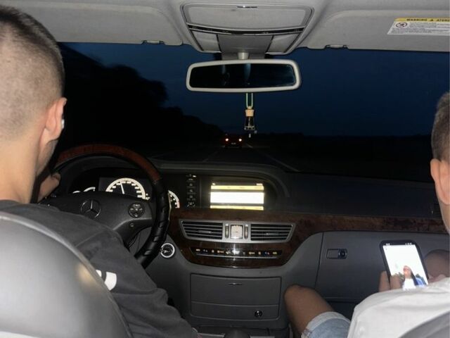 Сірий Мерседес С Клас, об'ємом двигуна 3 л та пробігом 145 тис. км за 7400 $, фото 5 на Automoto.ua